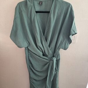 SHEIN Curve Seafoam Green V-Neck Top